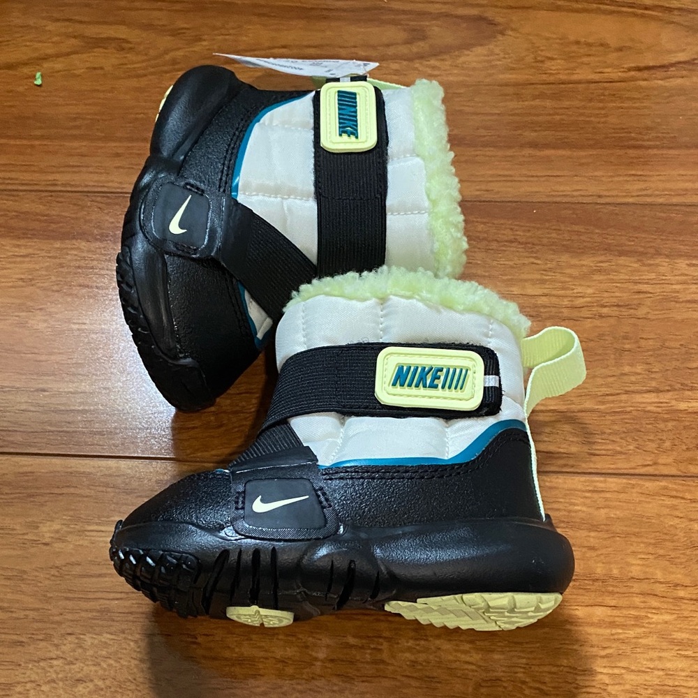 Nike Infant Boots Black and Cream